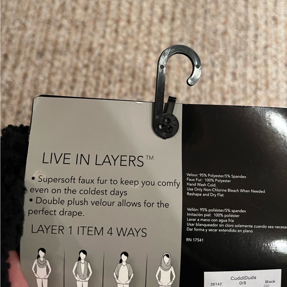 NWT scarf - Picture 2 of 5